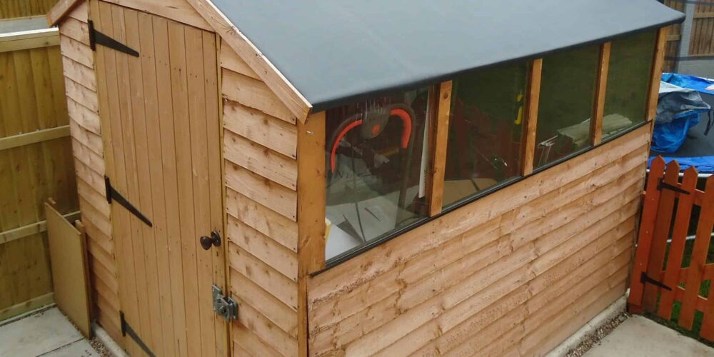006-epdm-shed-roof Essesstionaly, the EPDM rubber membrane mirrors a number of benefits found in natural rubber whilst making the material UV resistant.