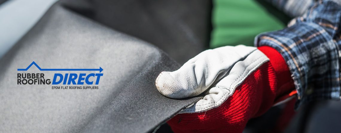 EPDM Modern Roof Cover Vinyl in Contractors Hand